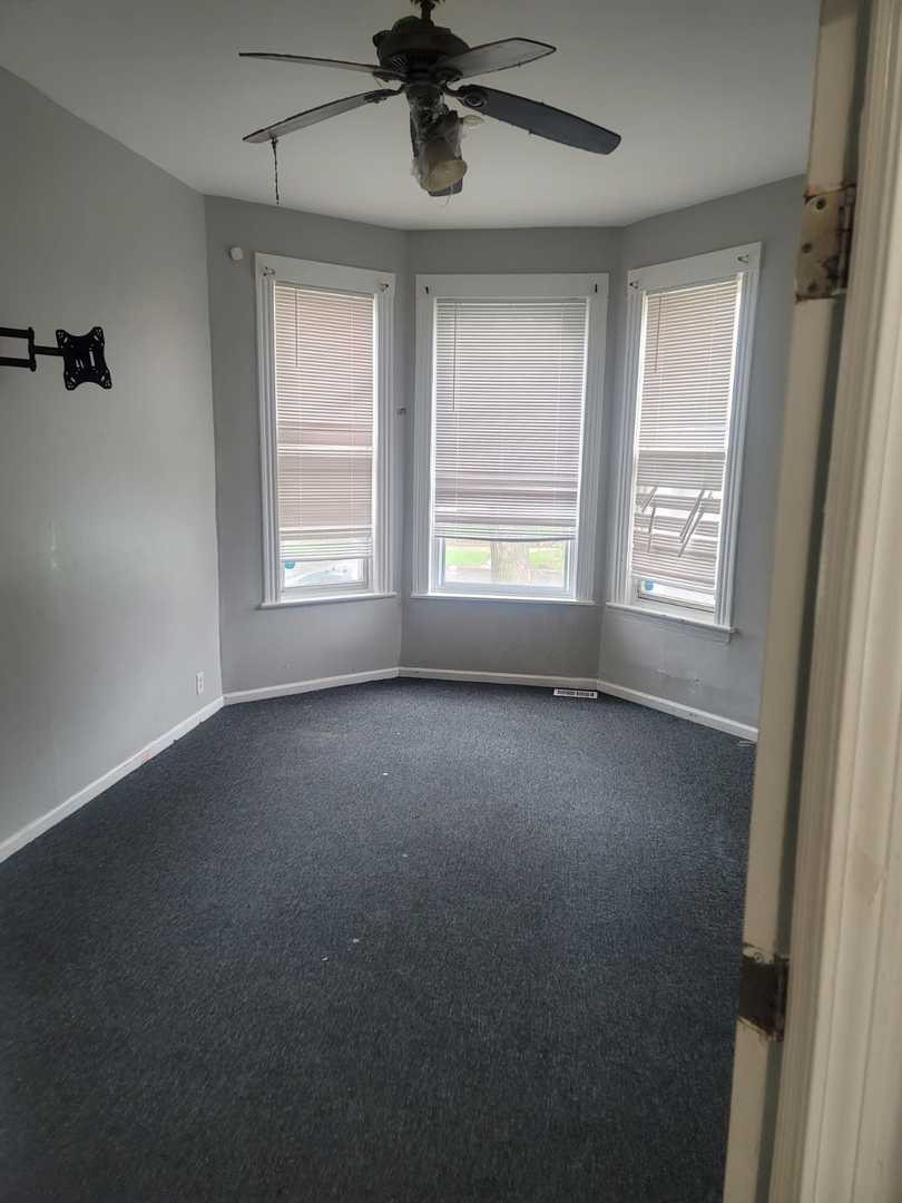 6506 S Eberhart Avenue, Chicago, IL 60637