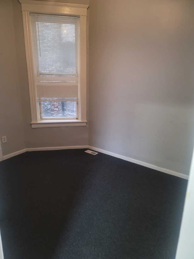 6506 S Eberhart Avenue, Chicago, IL 60637