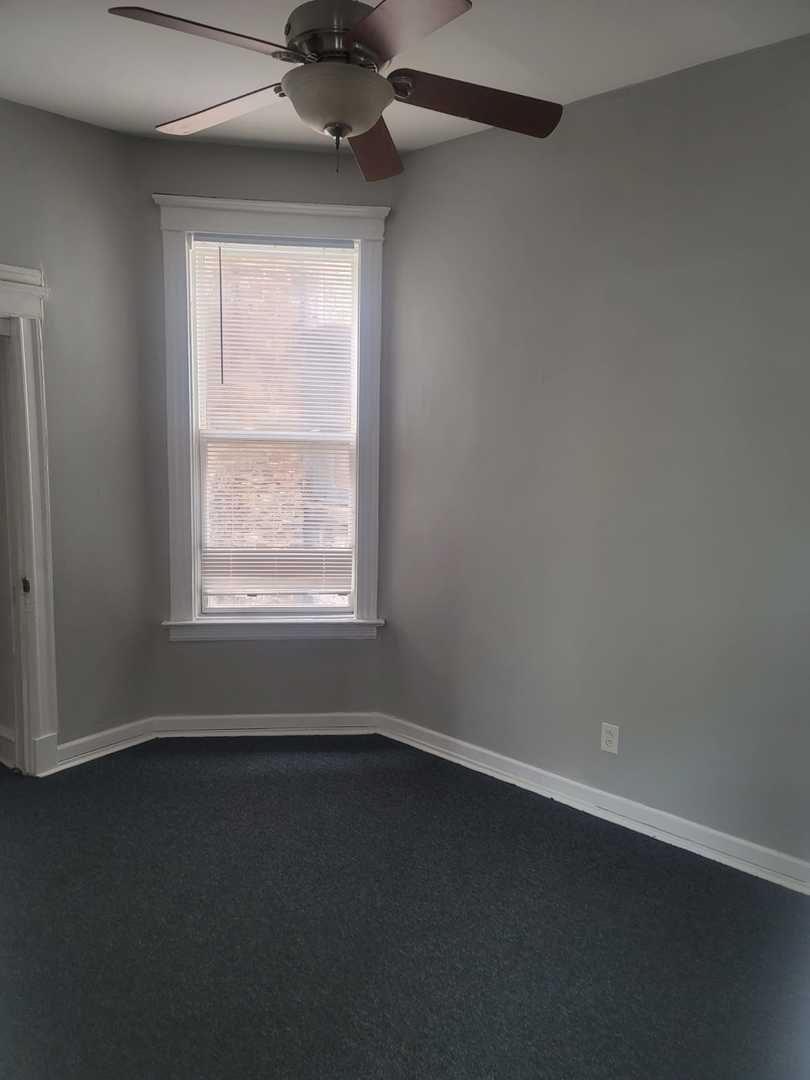 6506 S Eberhart Avenue, Chicago, IL 60637