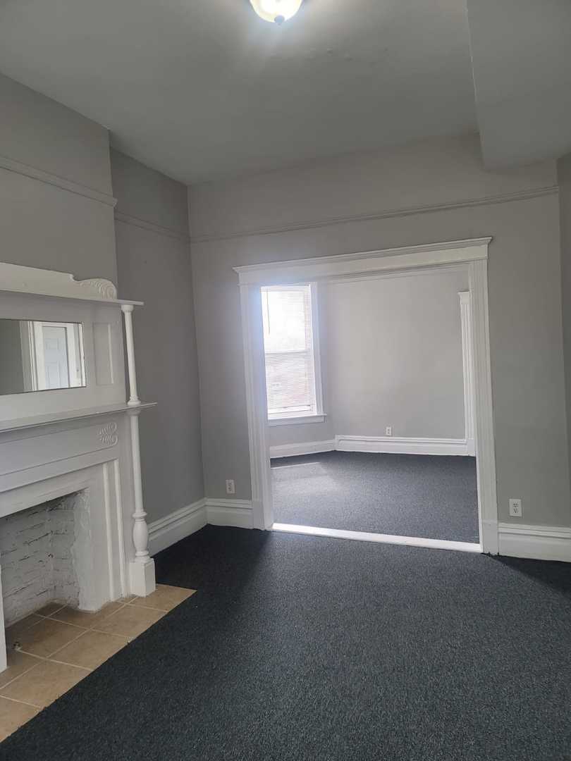 6506 S Eberhart Avenue, Chicago, IL 60637