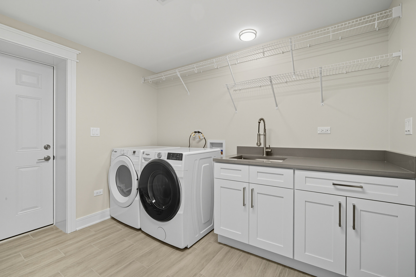 6109 W Berenice Avenue, Chicago, IL 60634