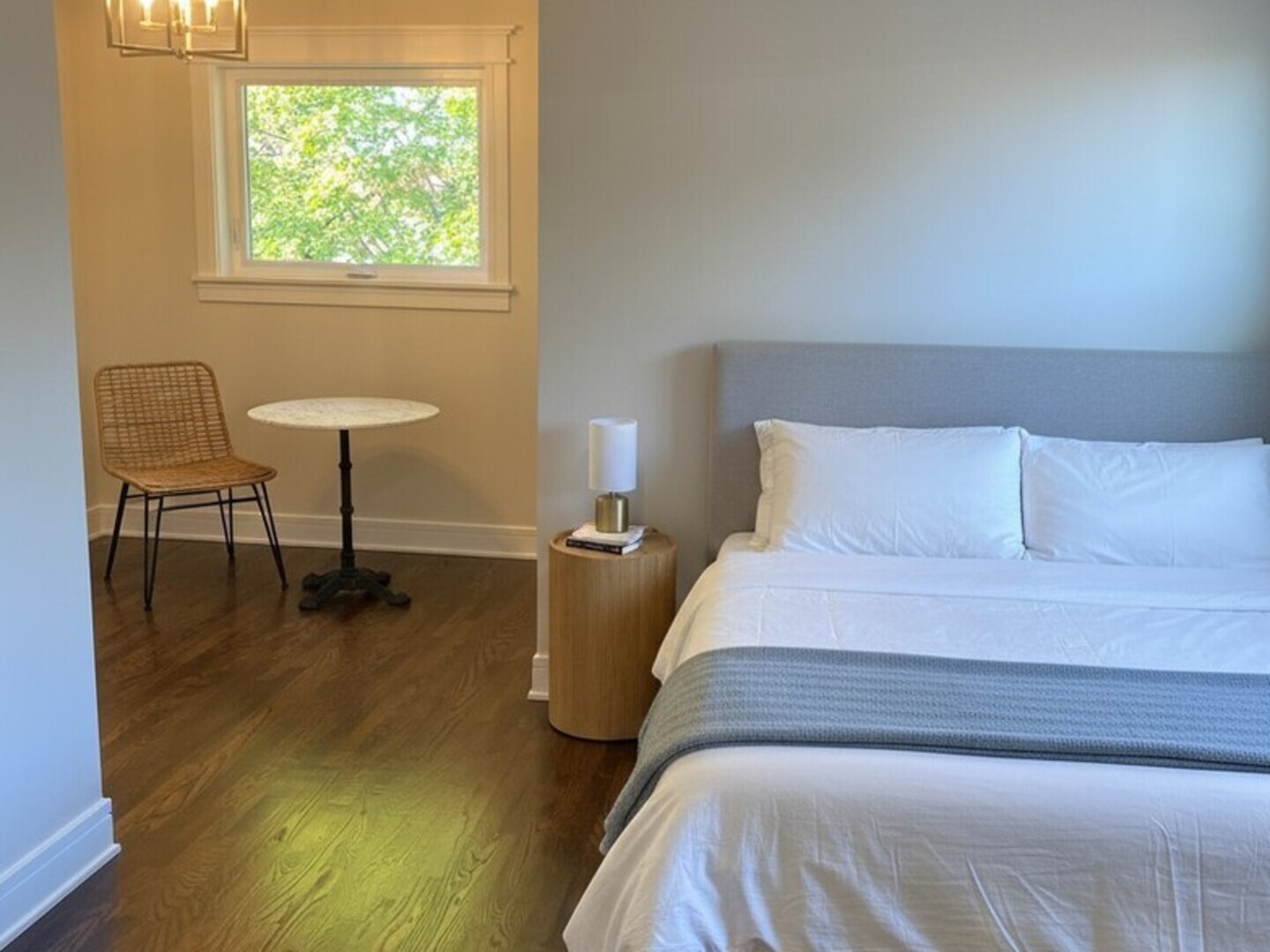 6109 W Berenice Avenue, Chicago, IL 60634