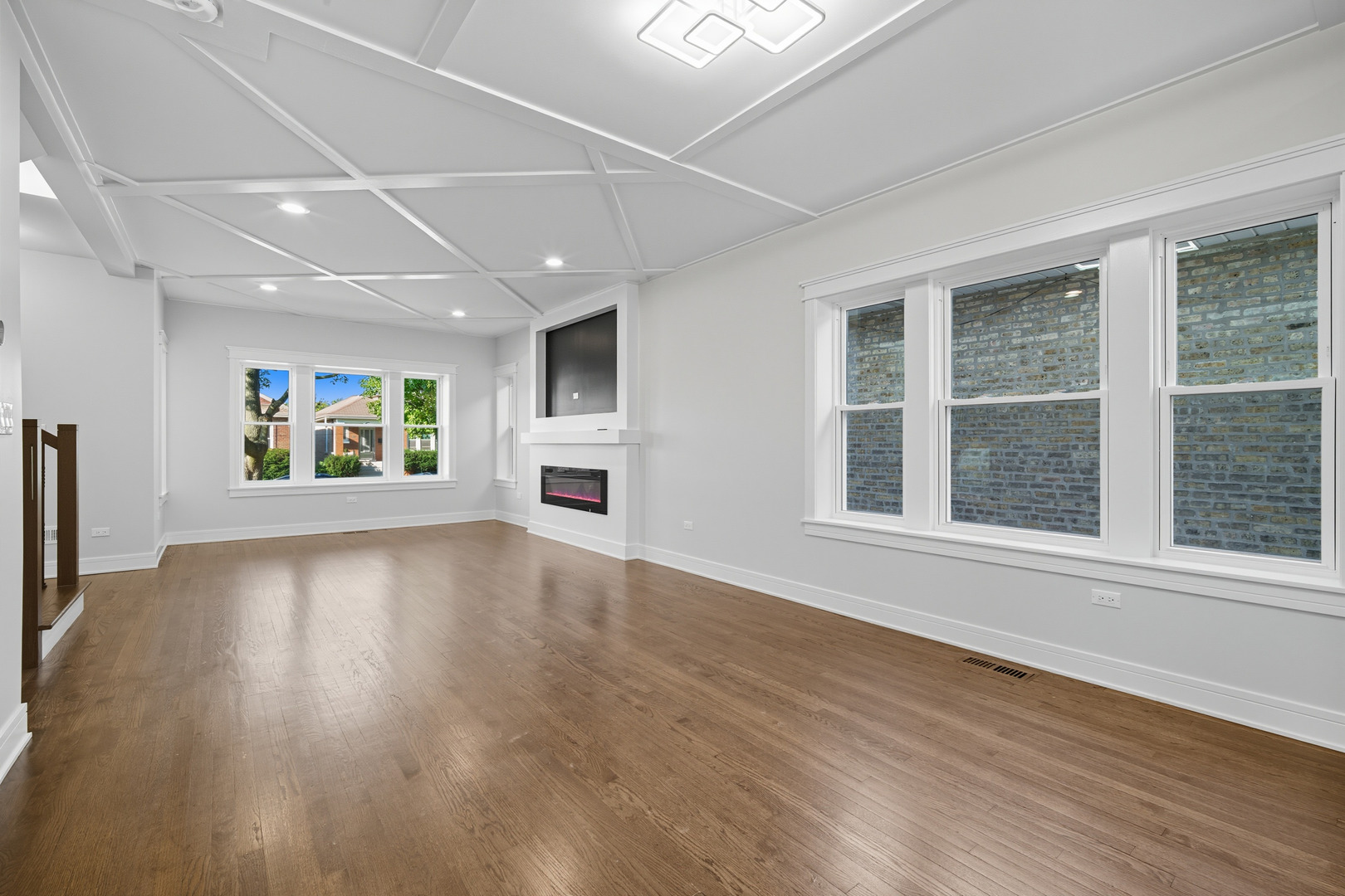 6109 W Berenice Avenue, Chicago, IL 60634