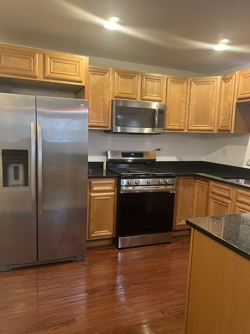 5011 Saint Charles Road #101, Bellwood, IL 60104
