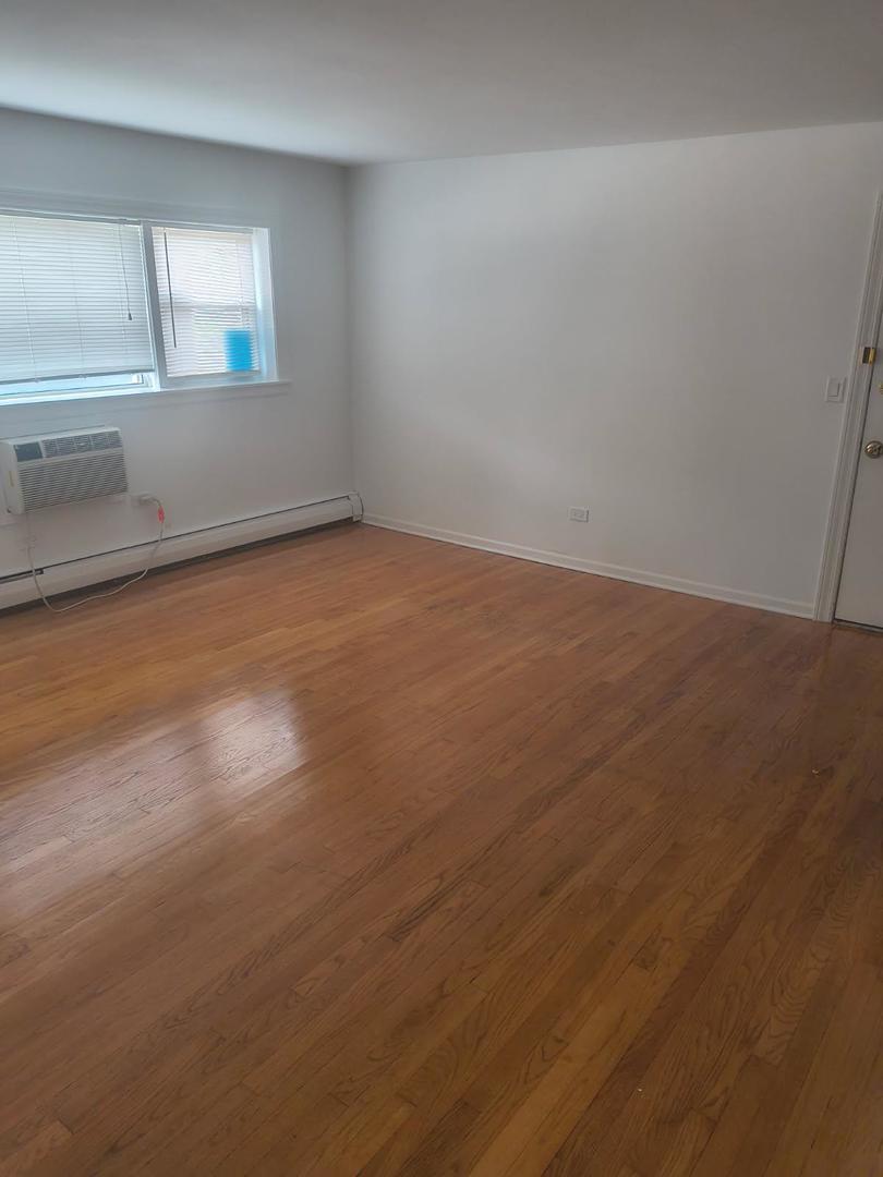5011 Saint Charles Road #101, Bellwood, IL 60104