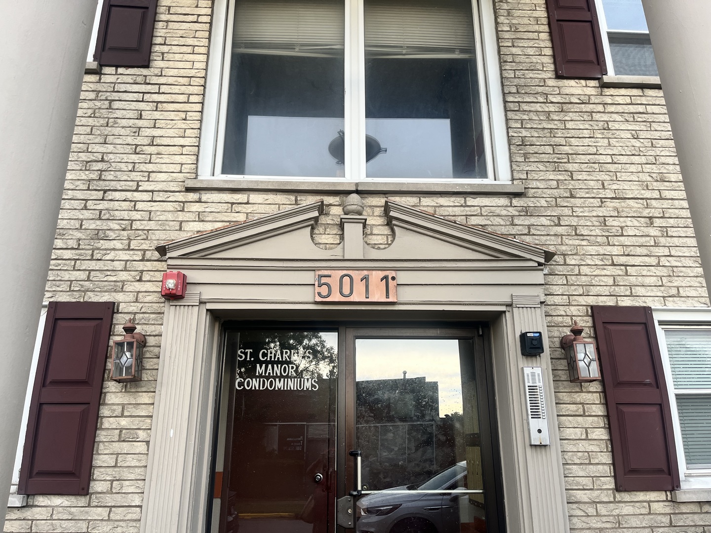 5011 Saint Charles Road #101, Bellwood, IL 60104