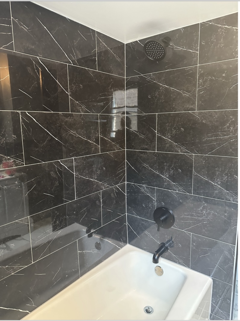 7433 N Damen Avenue, Chicago, IL 60645