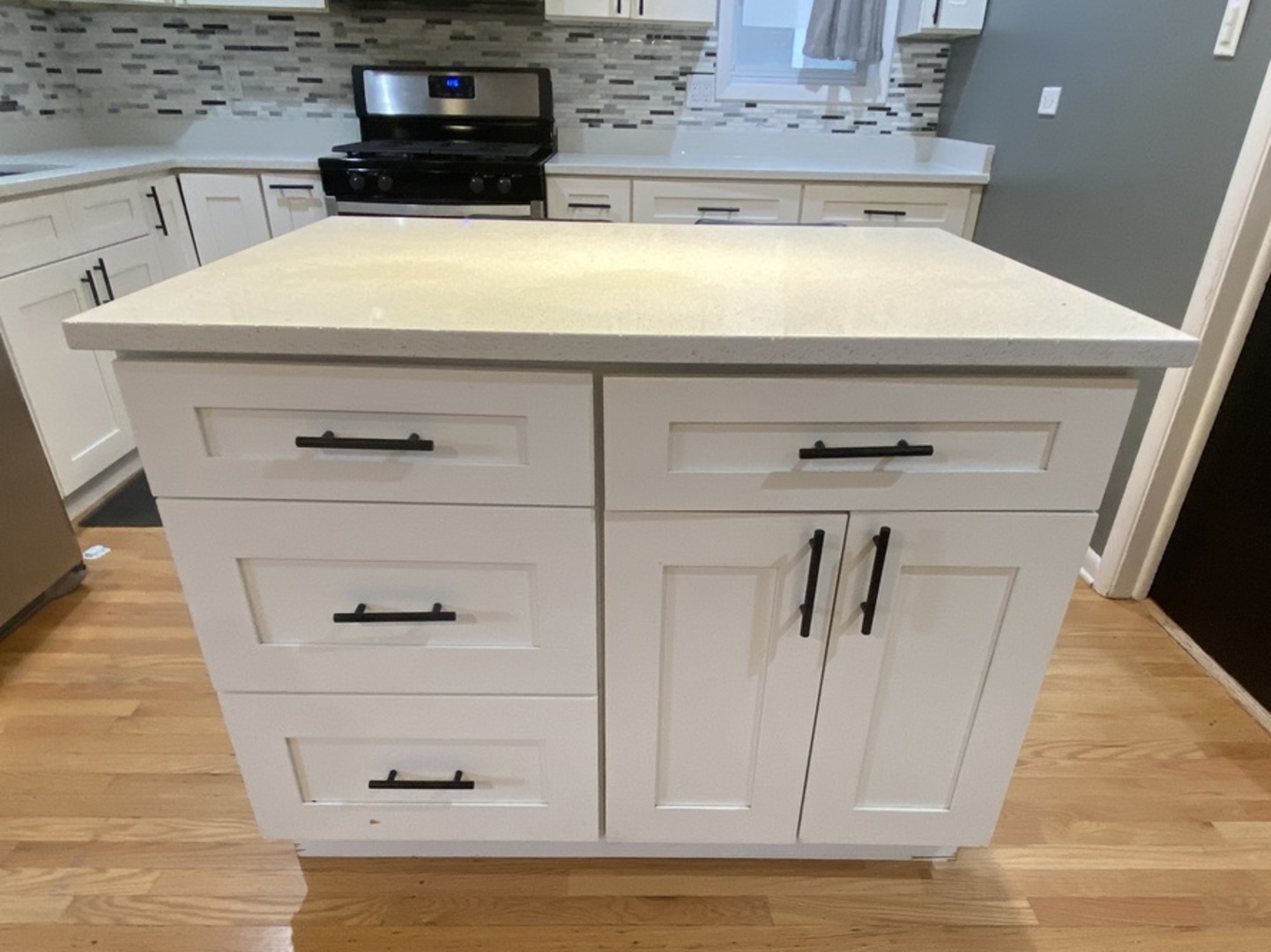 7433 N Damen Avenue, Chicago, IL 60645