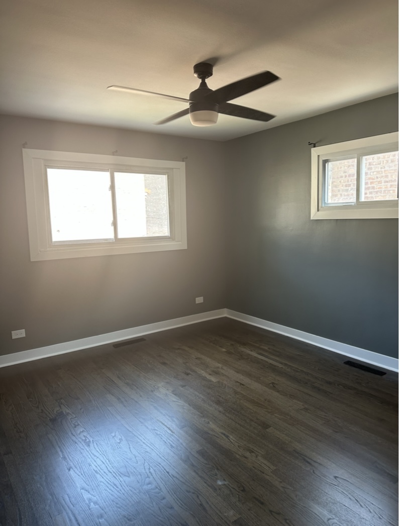 7433 N Damen Avenue, Chicago, IL 60645