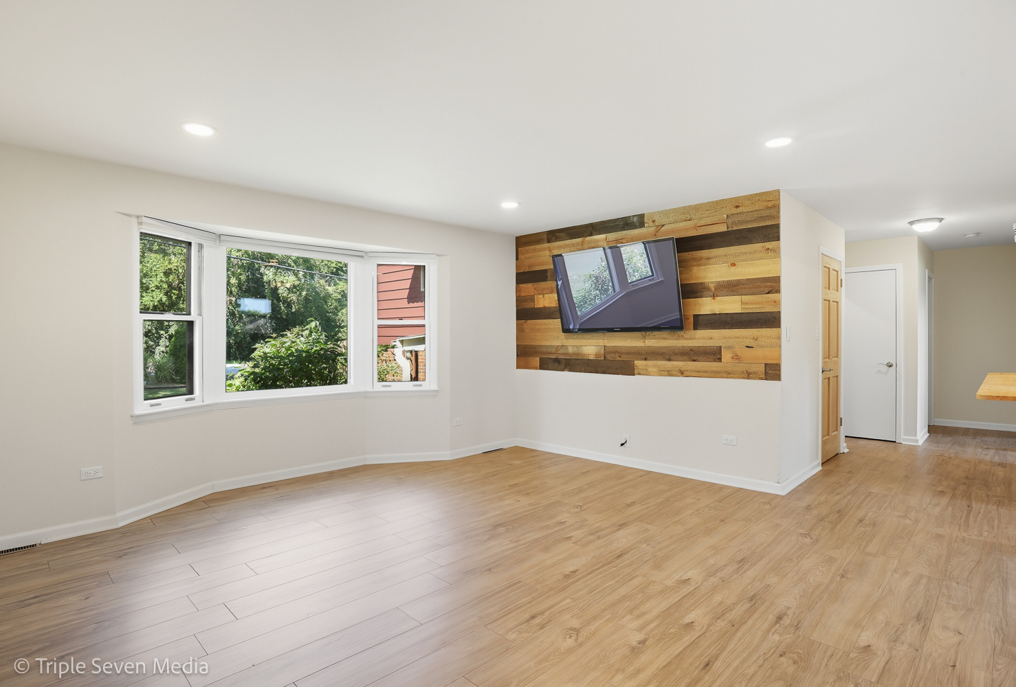 11307 German Church Road, Willow Springs, IL 60480