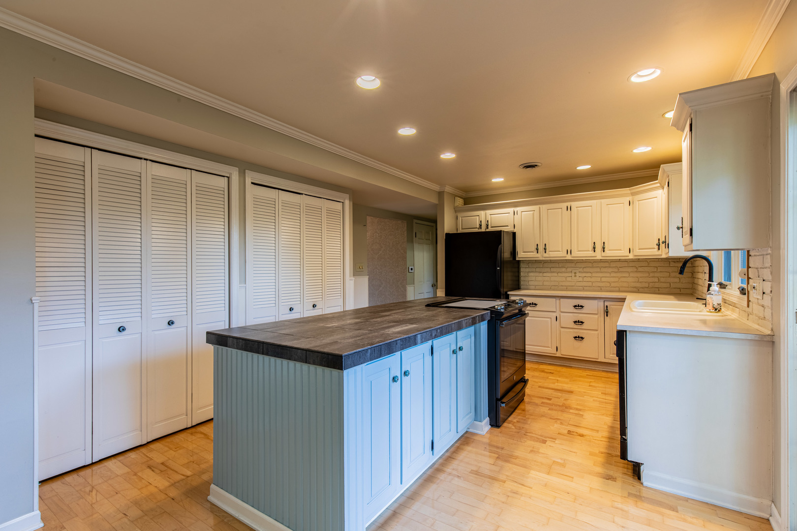 32 S Dallas Street, Princeton, IL 61356