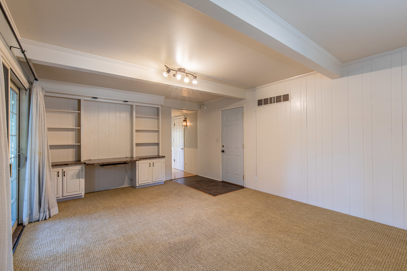 32 S Dallas Street, Princeton, IL 61356