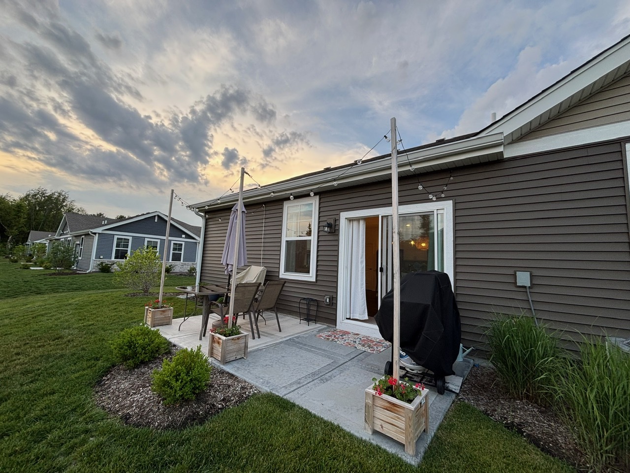 1135 Williamsburg Street, Pingree Grove, IL 60140