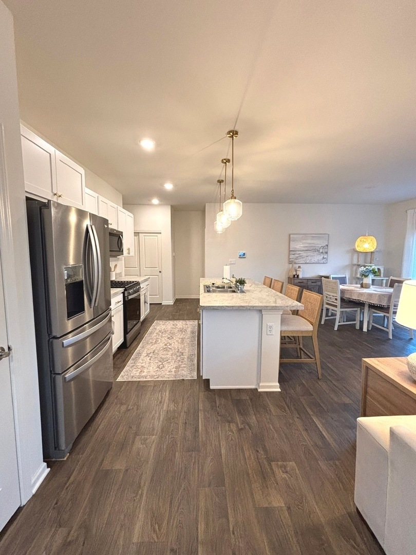 1135 Williamsburg Street, Pingree Grove, IL 60140