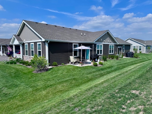 1135 Williamsburg Street, Pingree Grove, IL 60140