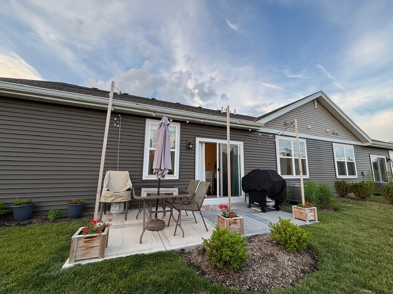 1135 Williamsburg Street, Pingree Grove, IL 60140