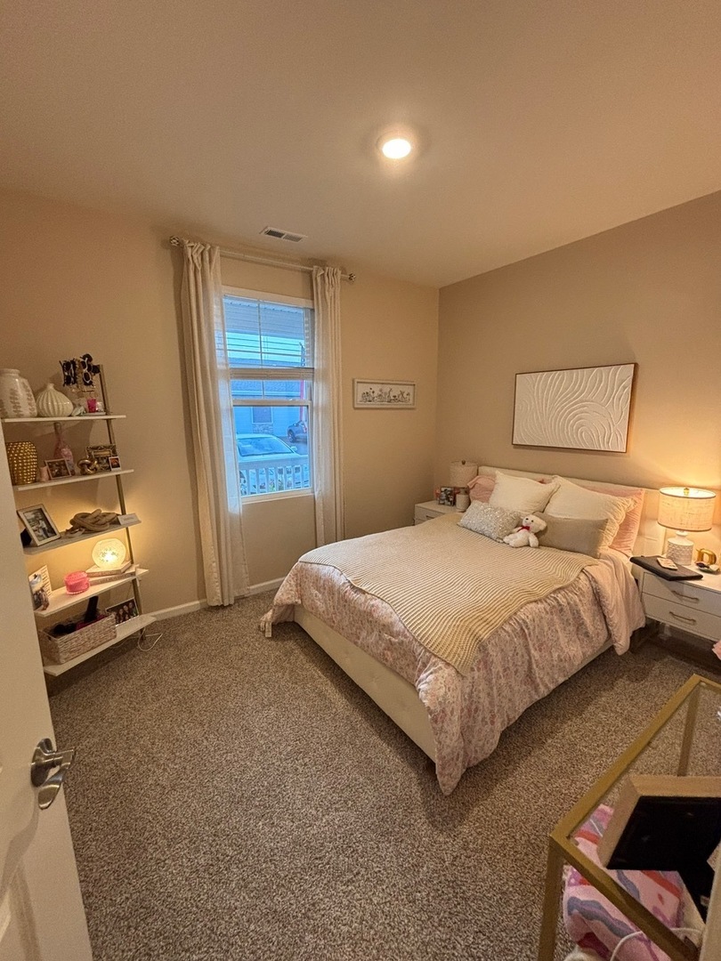 1135 Williamsburg Street, Pingree Grove, IL 60140