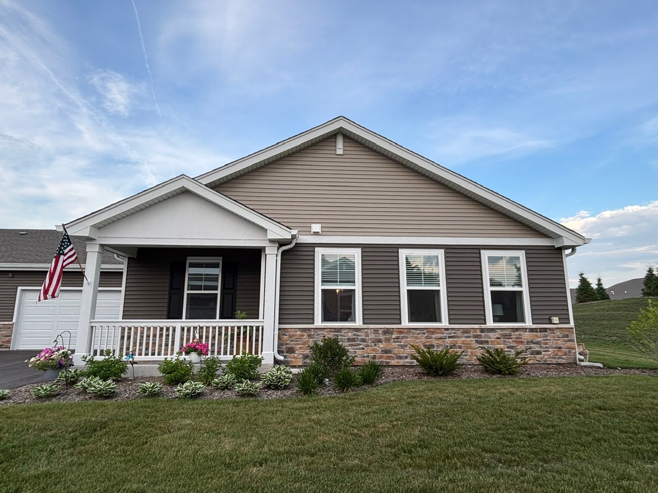 1135 Williamsburg Street, Pingree Grove, IL 60140