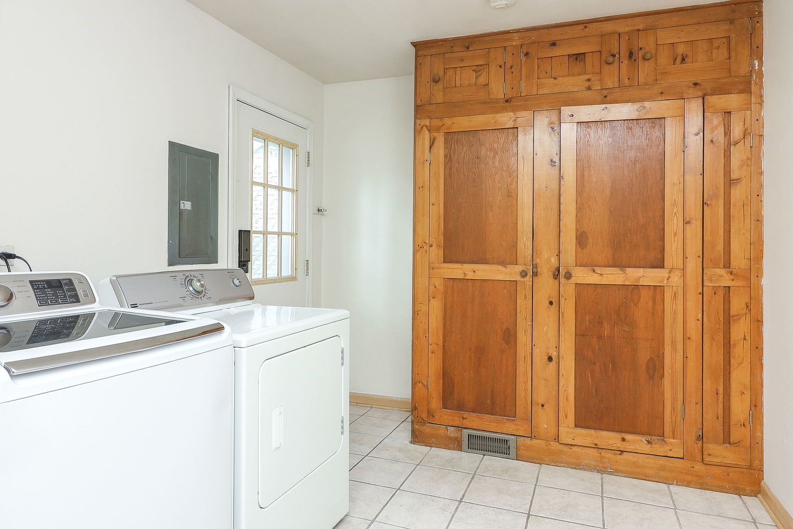 1285 HAVERHILL Circle, Naperville, IL 60540