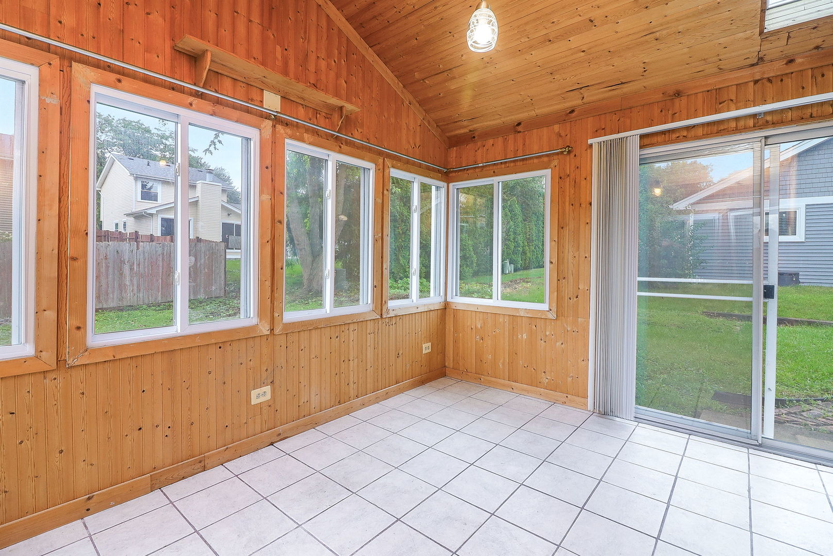 1285 HAVERHILL Circle, Naperville, IL 60540