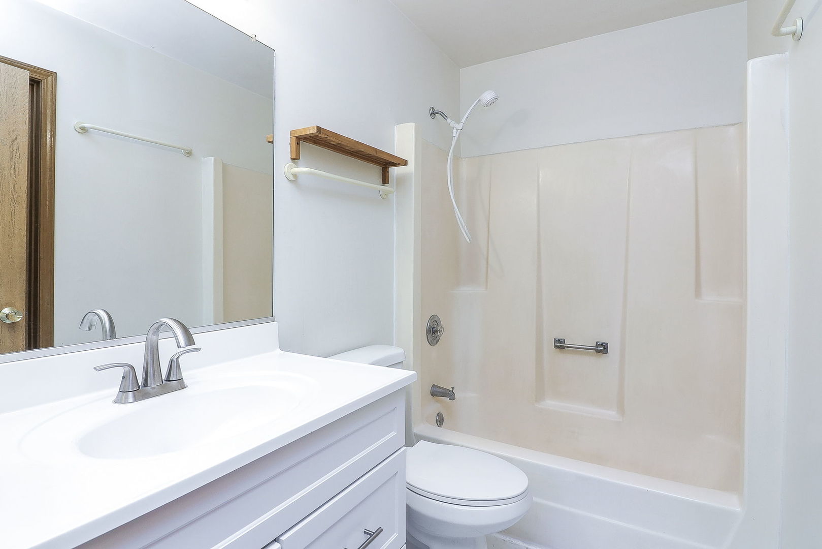 1285 HAVERHILL Circle, Naperville, IL 60540