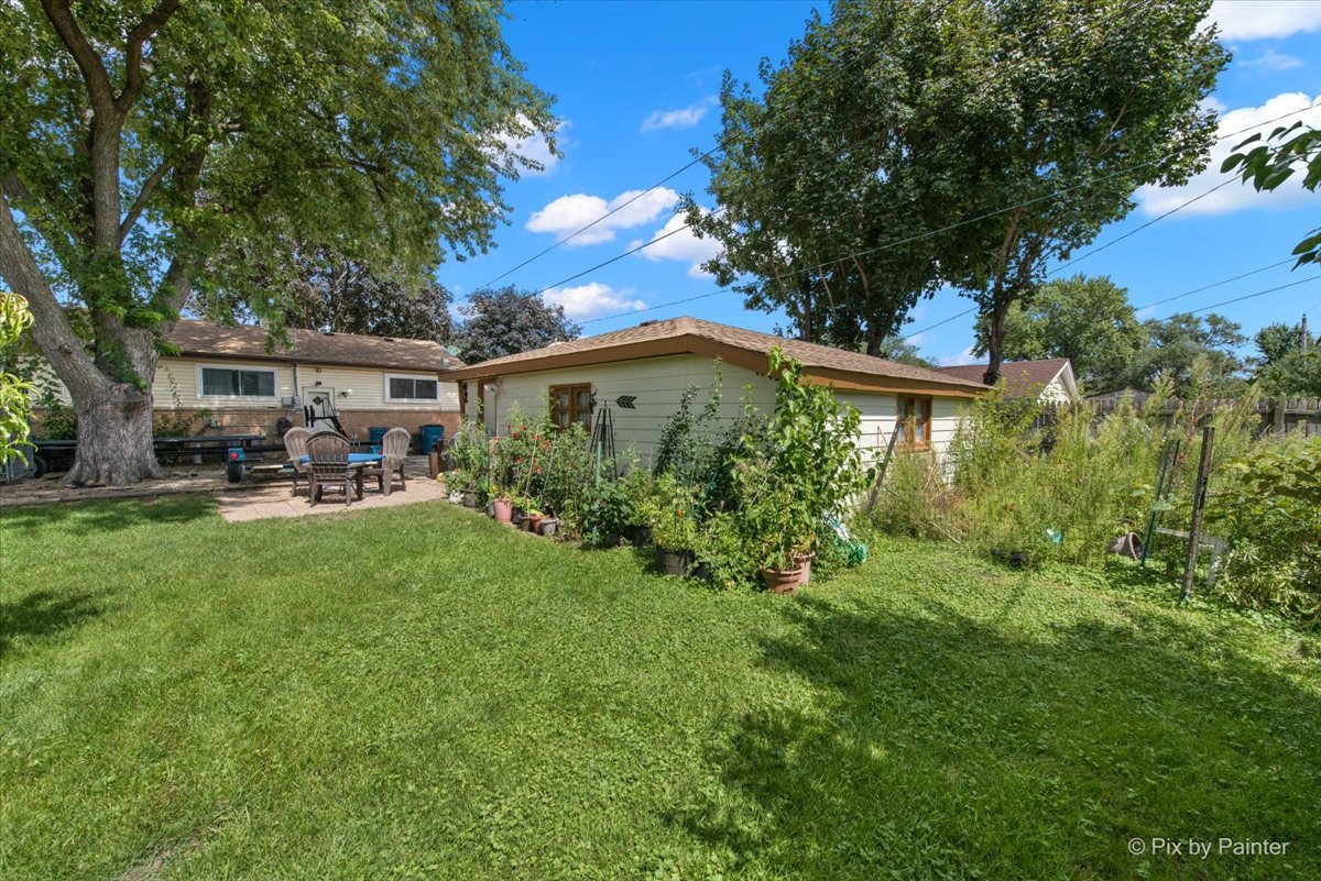 539 W Rose Avenue, Addison, IL 60101