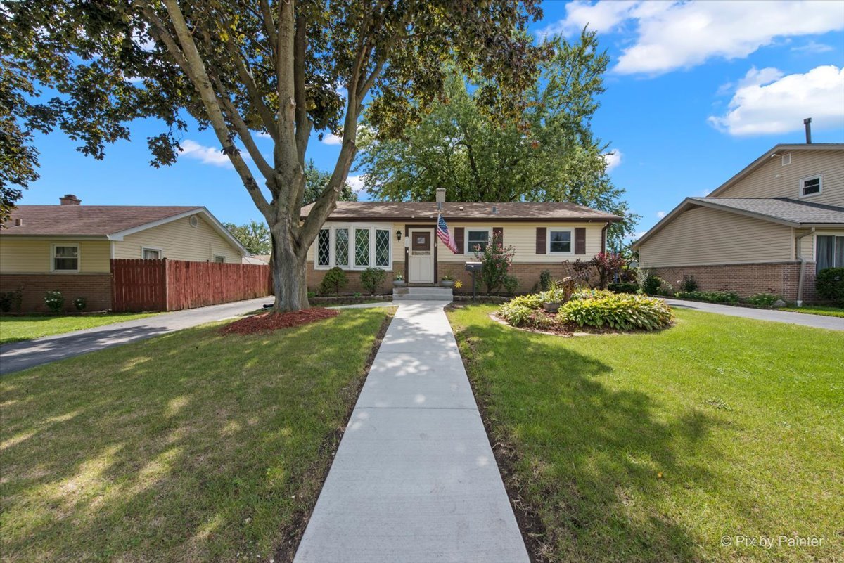 539 W Rose Avenue, Addison, IL 60101