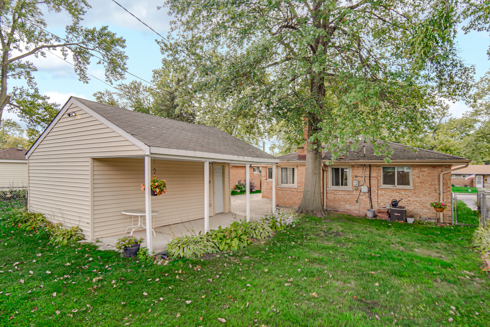17913 Oakwood Avenue, Lansing, IL 60438