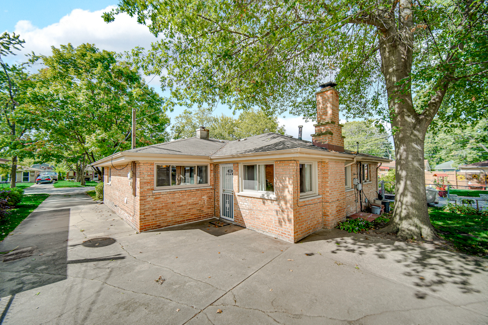 17913 Oakwood Avenue, Lansing, IL 60438