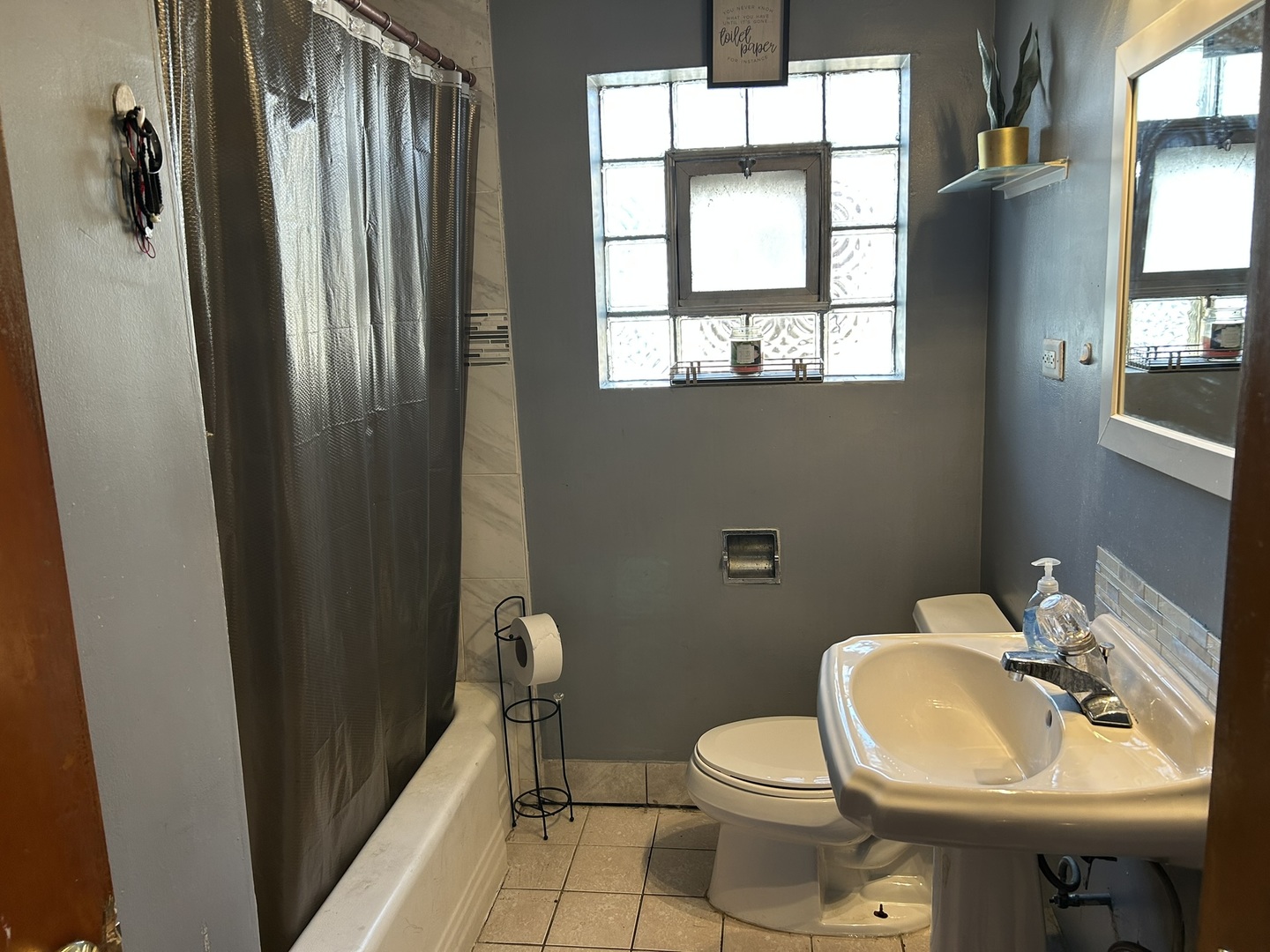 1724 N 19th Avenue, Melrose Park, IL 60160