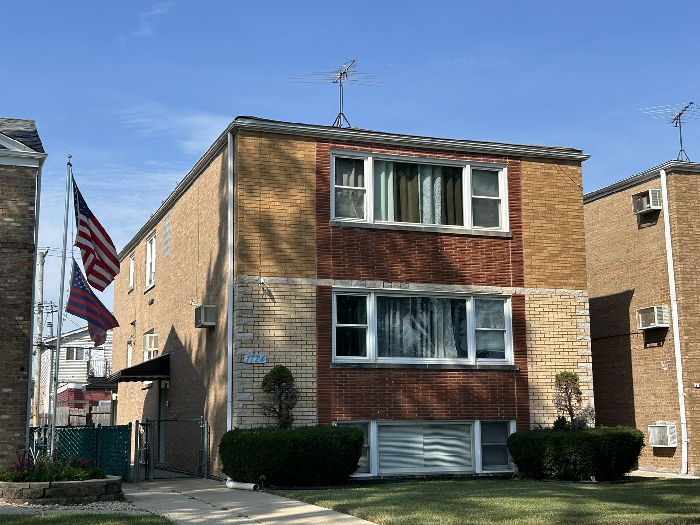 1724 N 19th Avenue, Melrose Park, IL 60160