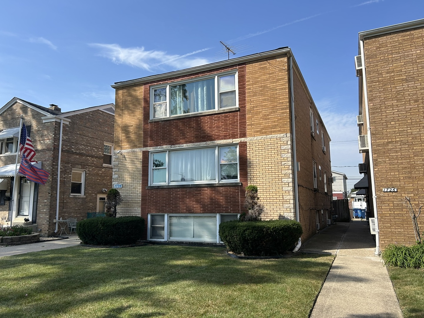 1724 N 19th Avenue, Melrose Park, IL 60160