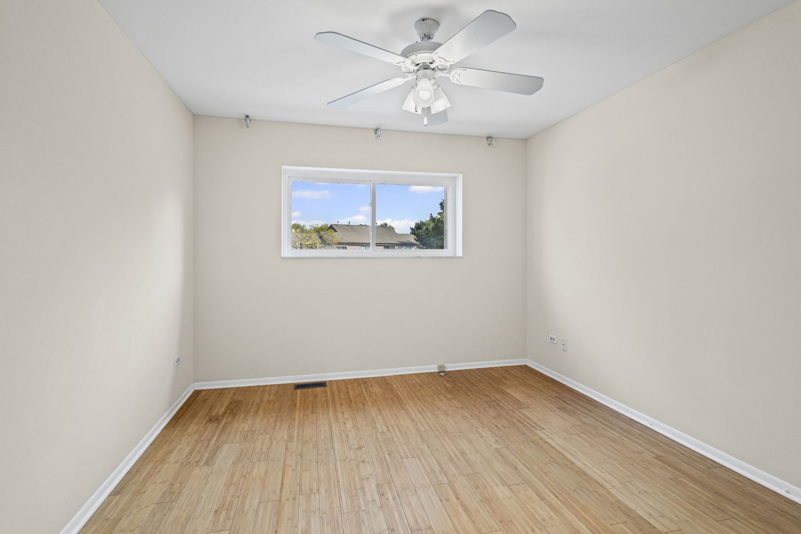 150 Potawatomi Trail #B, Lake Zurich, IL 60047