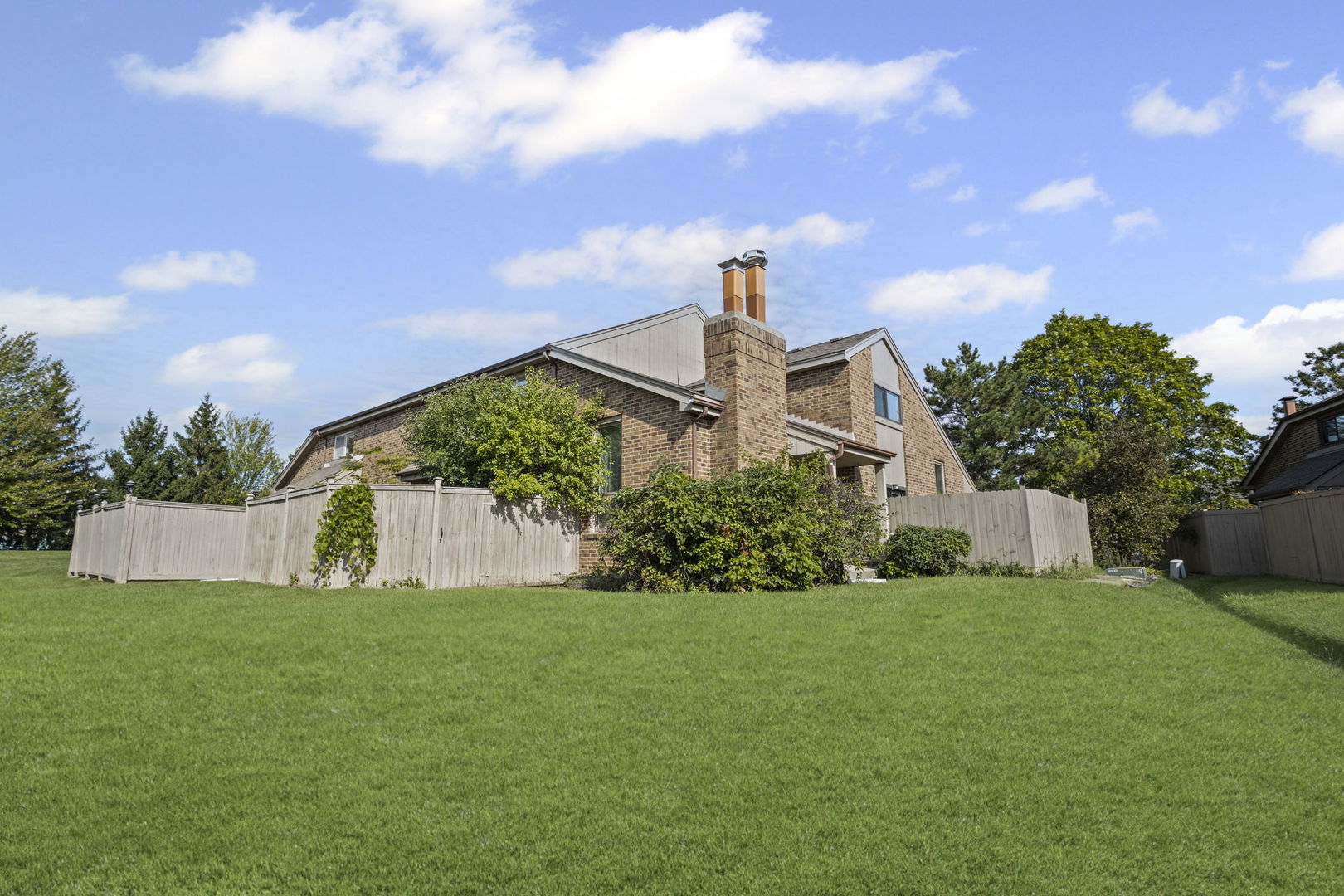 150 Potawatomi Trail #B, Lake Zurich, IL 60047