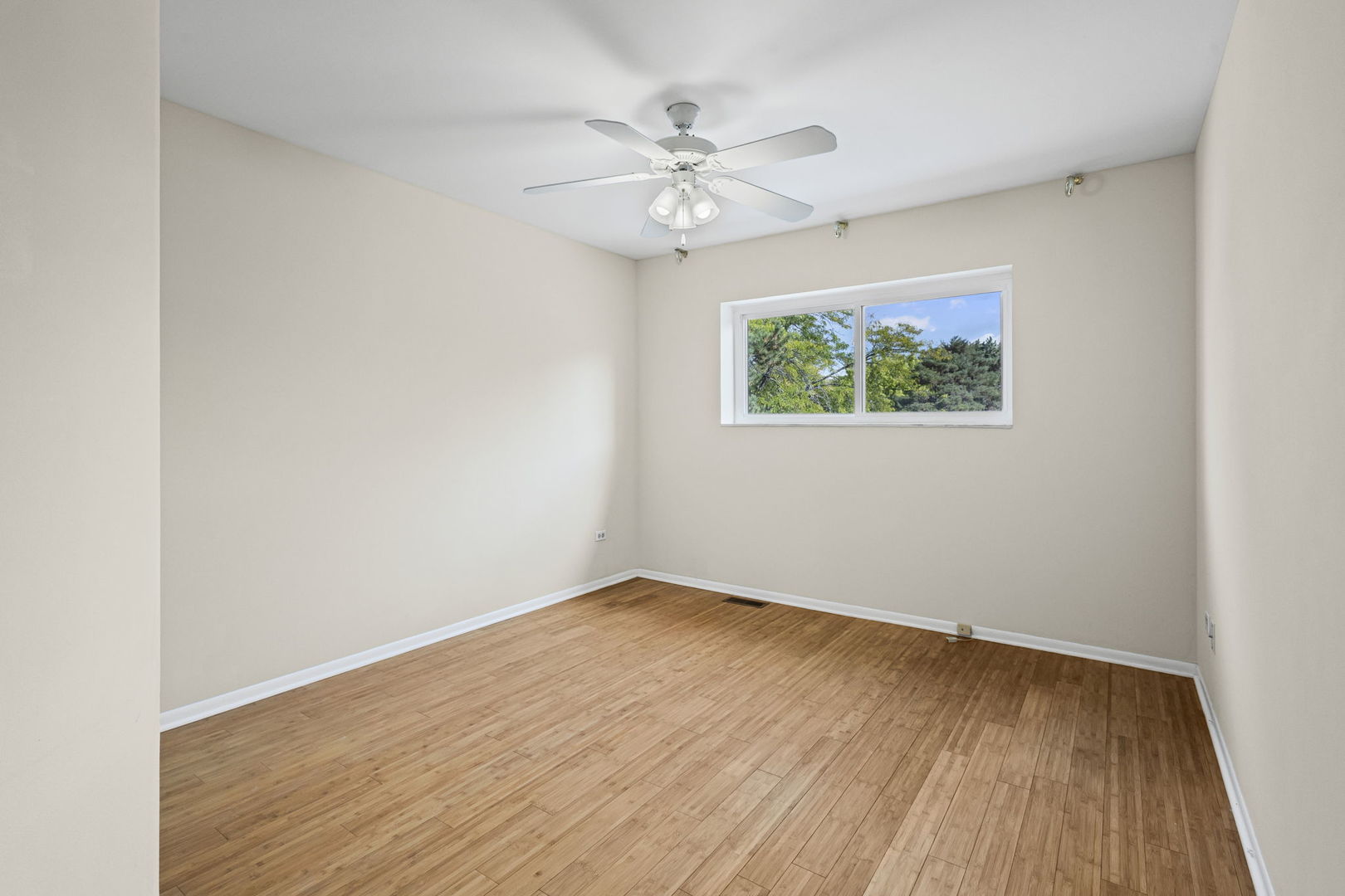 150 Potawatomi Trail #B, Lake Zurich, IL 60047