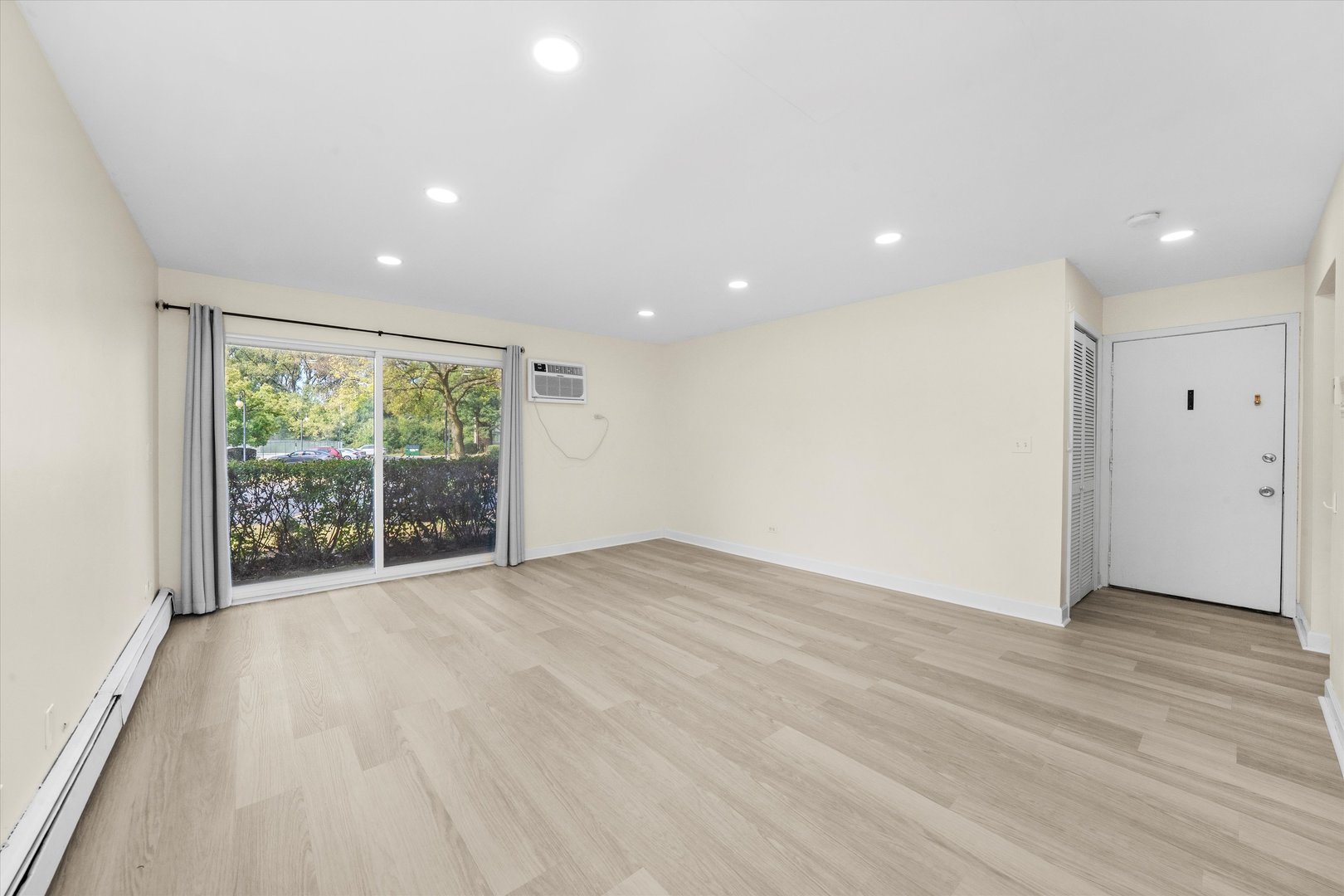 9S125 Lake Drive #21-110, Willowbrook, IL 60527