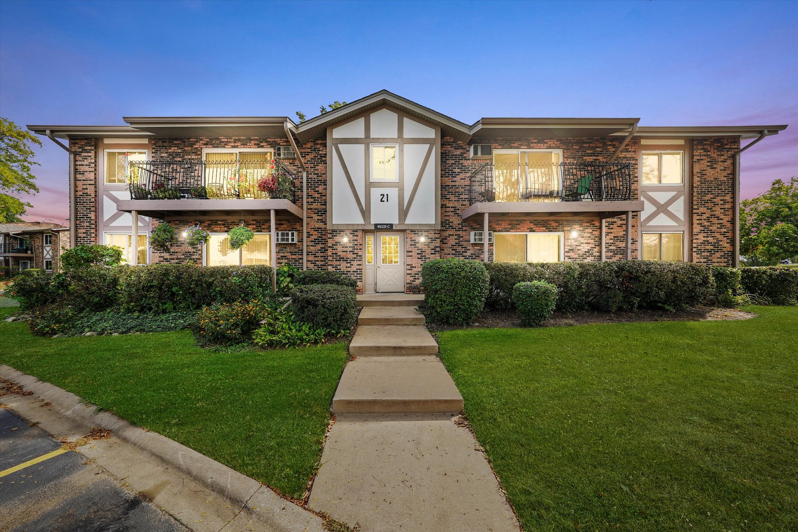 9S125 Lake Drive #21-110, Willowbrook, IL 60527