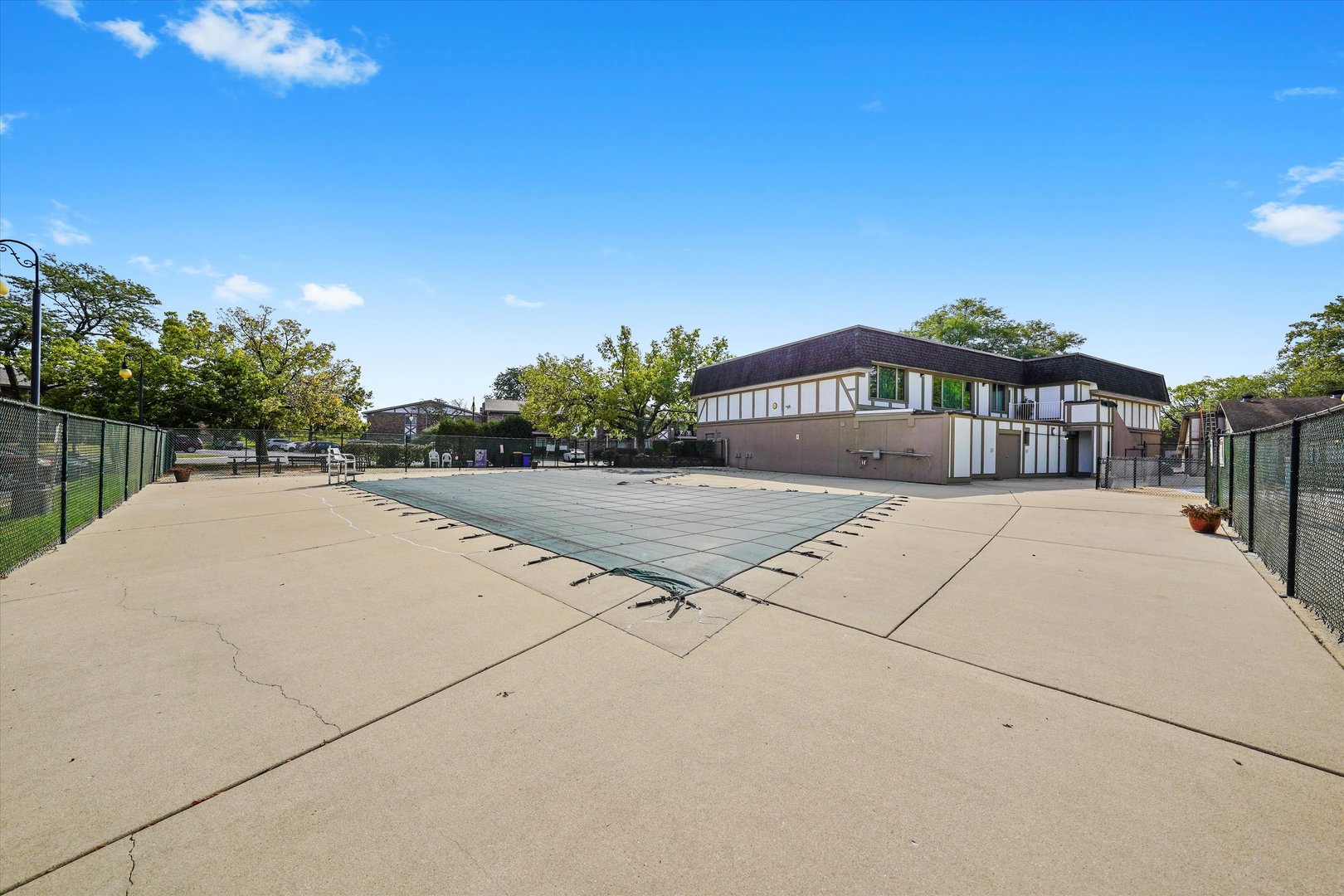 9S125 Lake Drive #21-110, Willowbrook, IL 60527