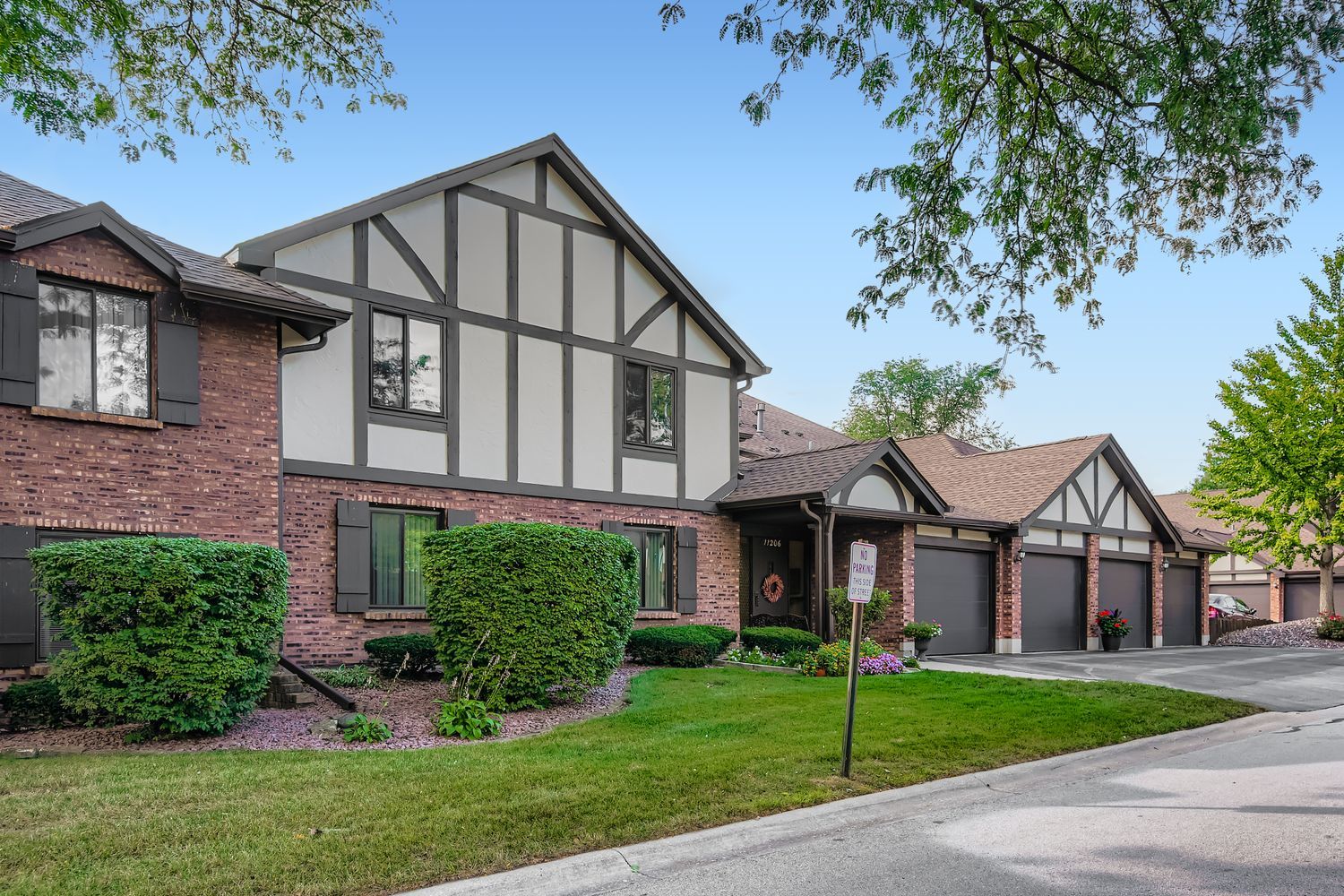 11206 Cottonwood Drive #22D, Palos Hills, IL 60465