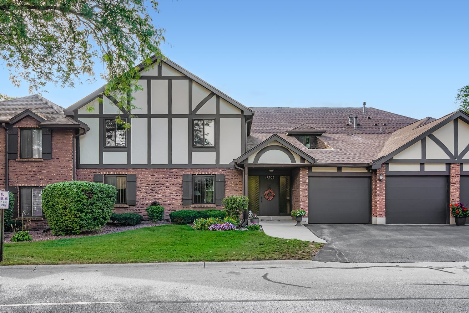 11206 Cottonwood Drive #22D, Palos Hills, IL 60465