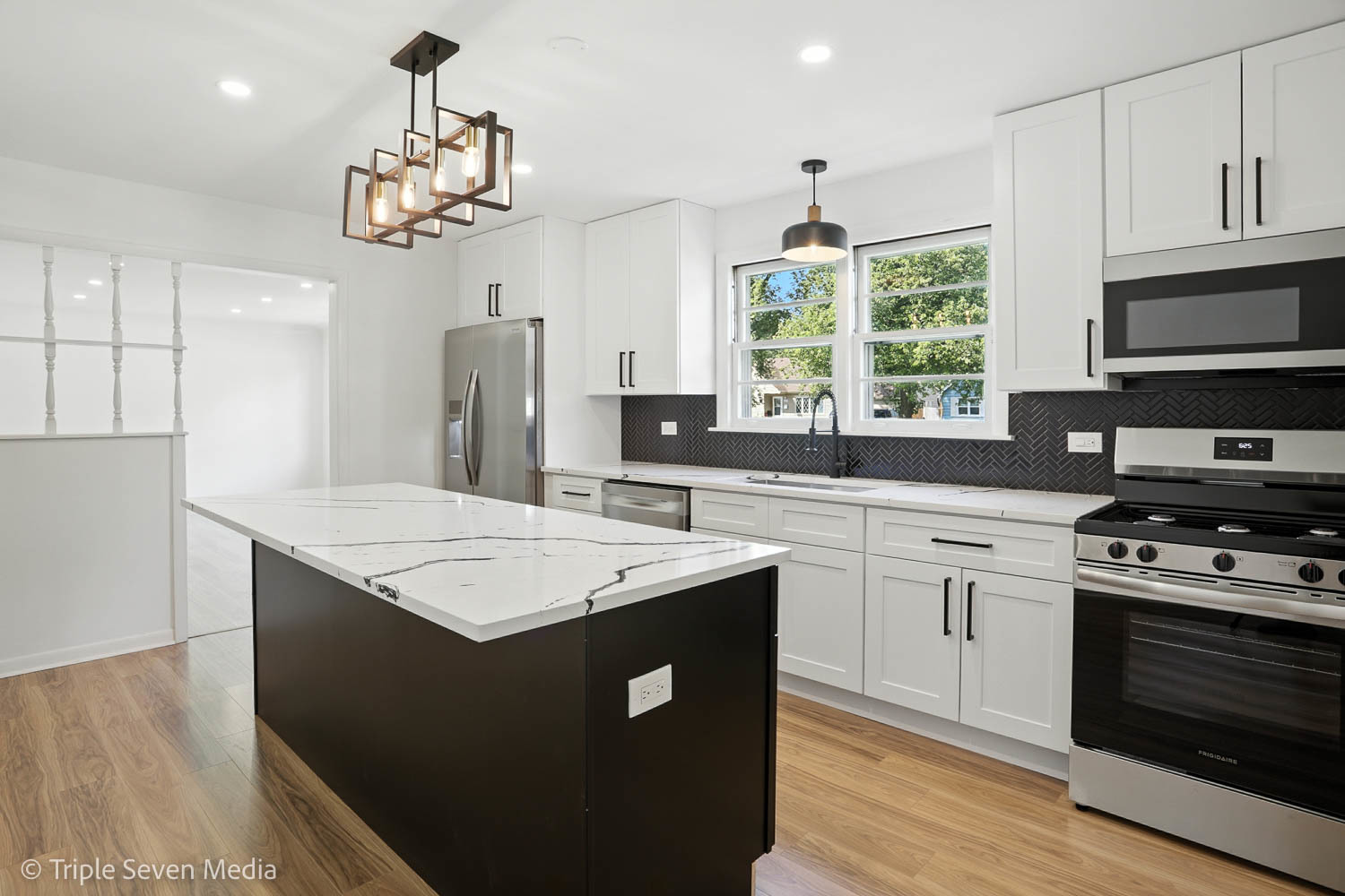 10517 Oak Park Avenue, Chicago Ridge, IL 60415