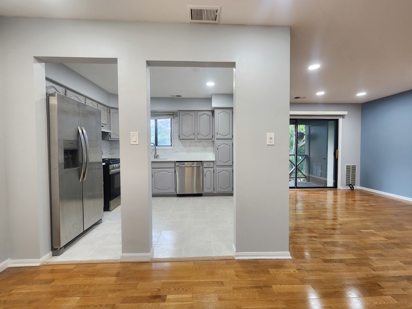 1044 Creekside Court #2B, Wheeling, IL 60090