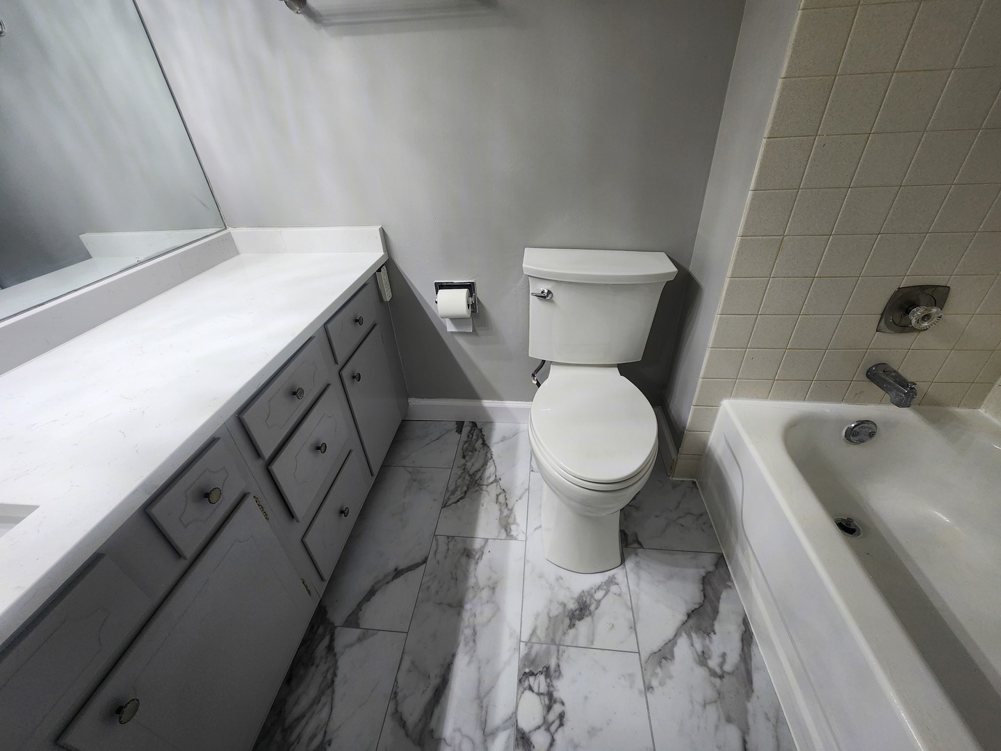 1044 Creekside Court #2B, Wheeling, IL 60090