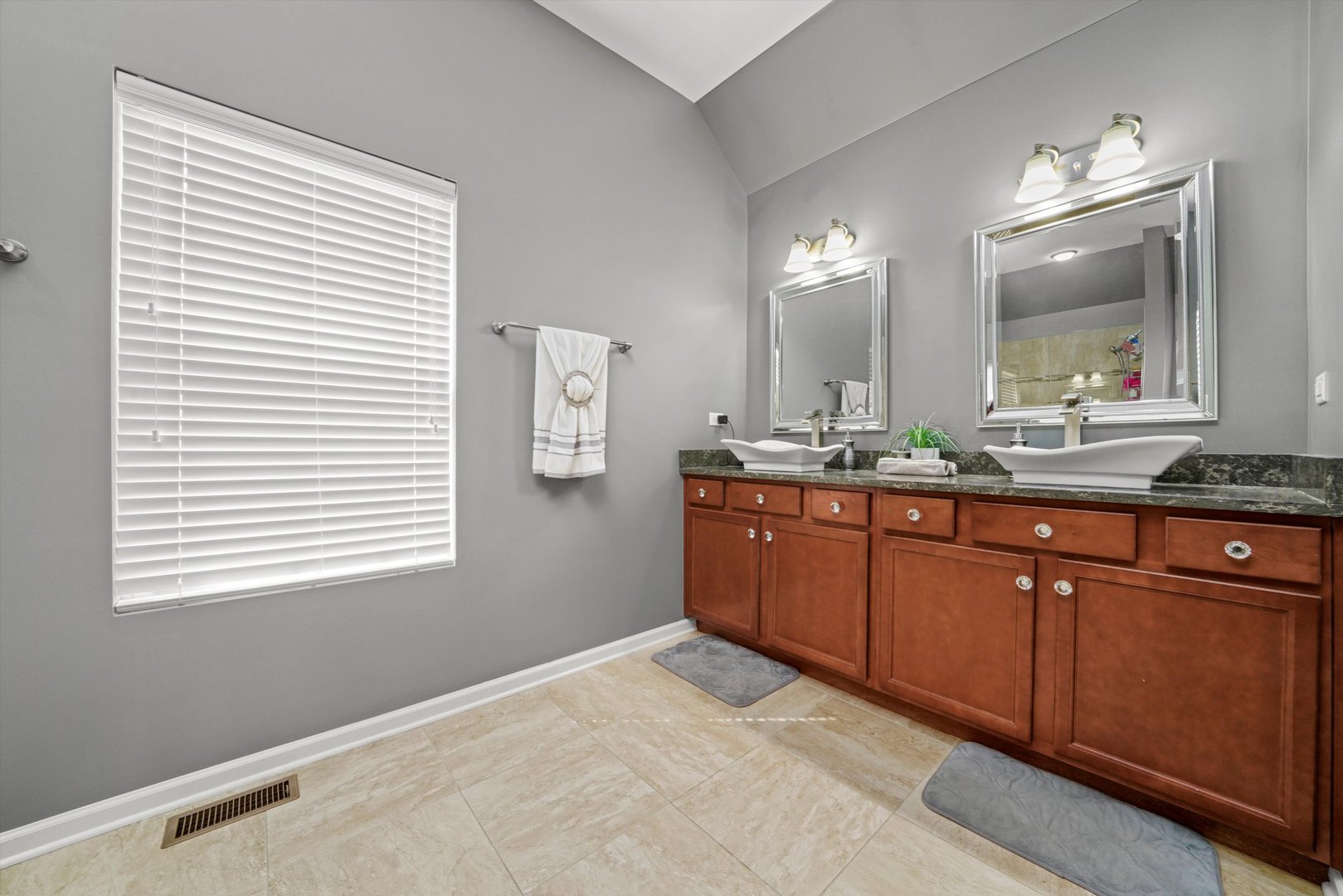 749 N Misty Ridge Drive, Romeoville, IL 60446