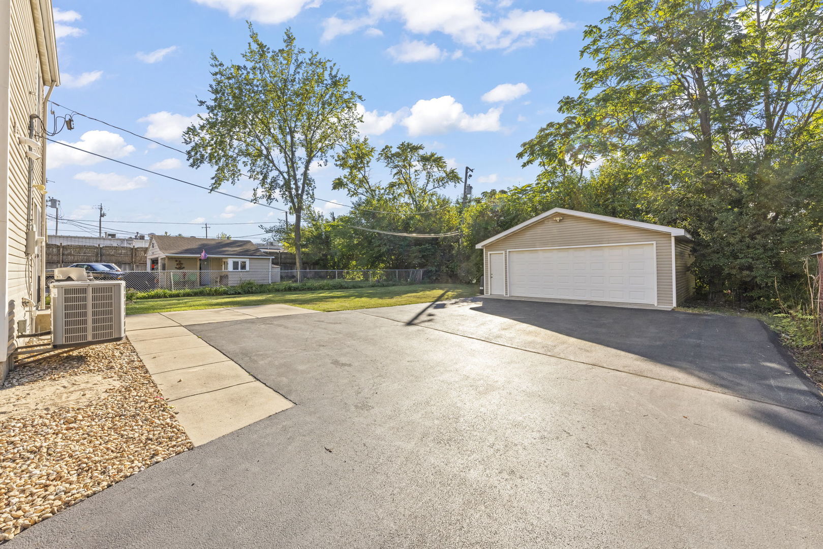 1611 N RAYNOR Avenue, Crest Hill, IL 60403