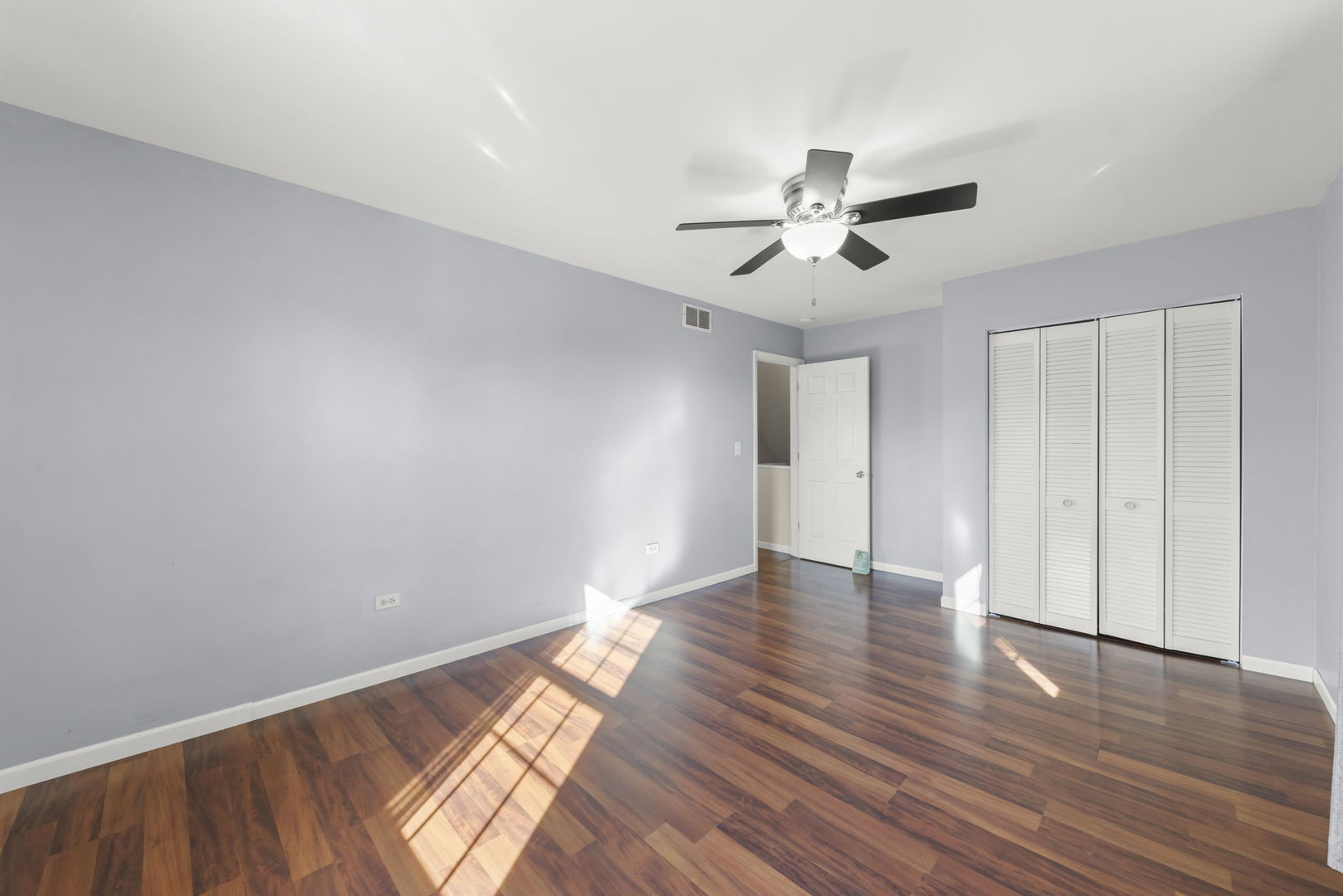 1611 N RAYNOR Avenue, Crest Hill, IL 60403