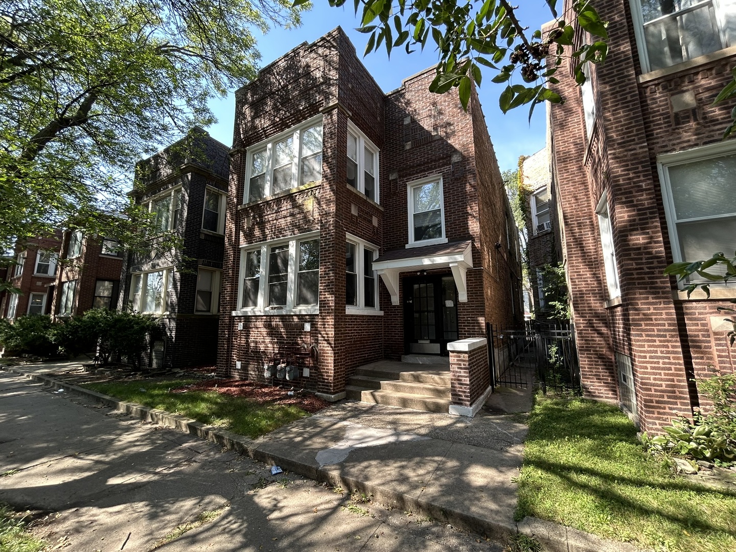 7428 S Rhodes Avenue, Chicago, IL 60619