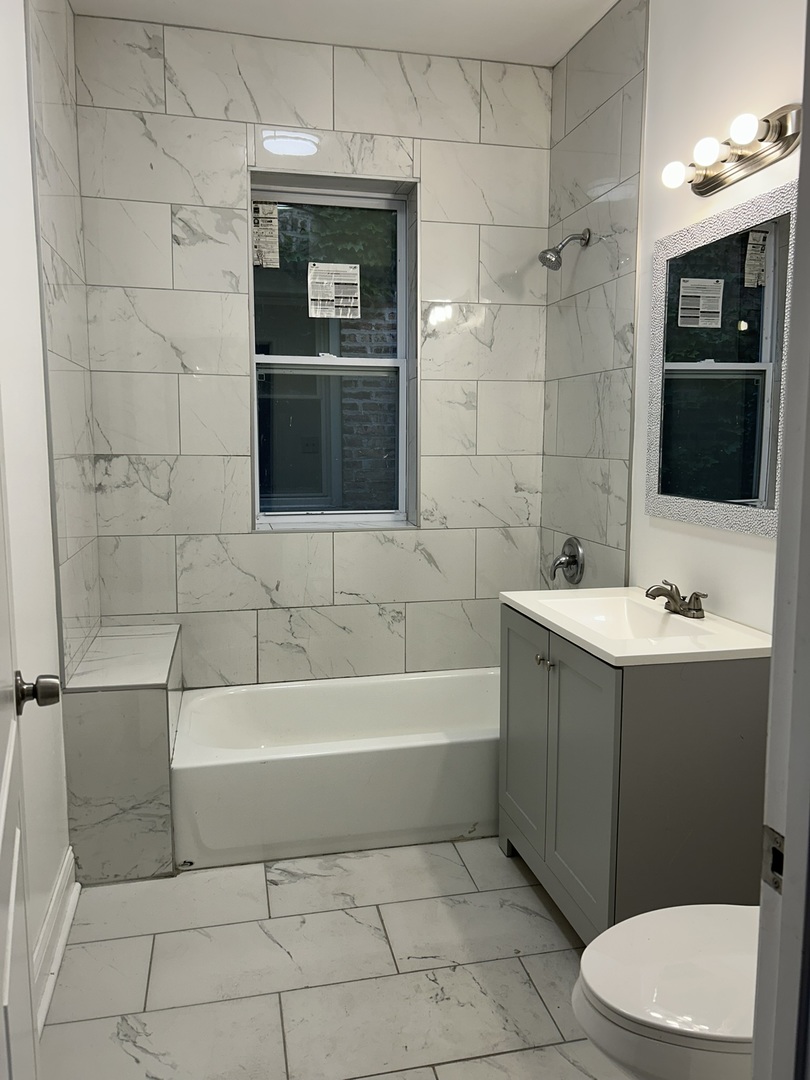 7428 S Rhodes Avenue, Chicago, IL 60619