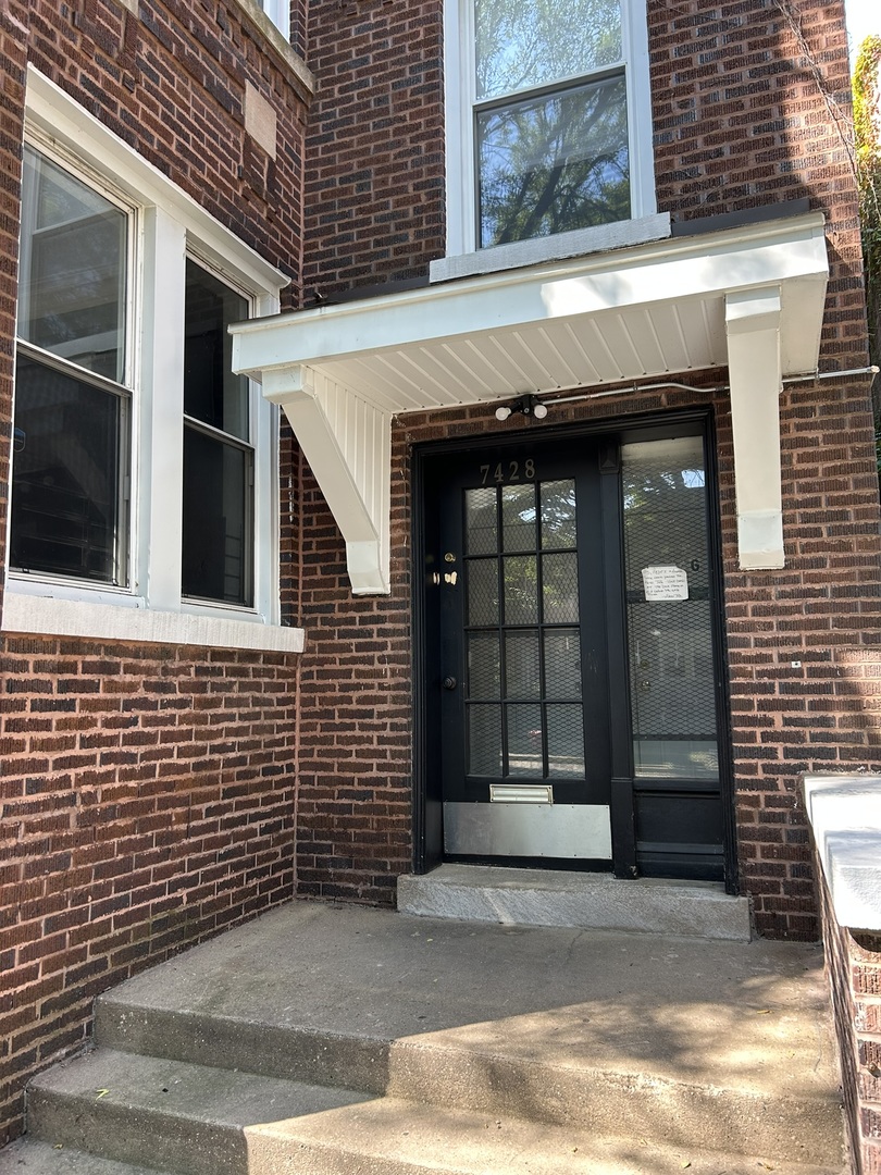 7428 S Rhodes Avenue, Chicago, IL 60619