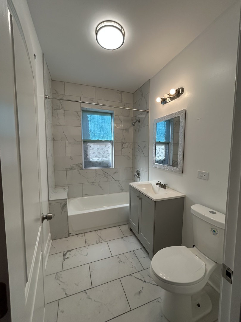 7428 S Rhodes Avenue, Chicago, IL 60619